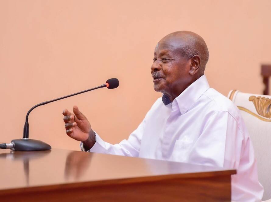 video-of-museveni-using-a-mosquito-killing-racket-during-presidential-address-goes-viral-(watch)
